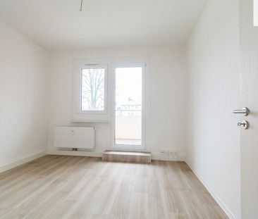 3-Raum-Wohnung mit Balkon in Klingenberg mit Bahnanschluß - Foto 1