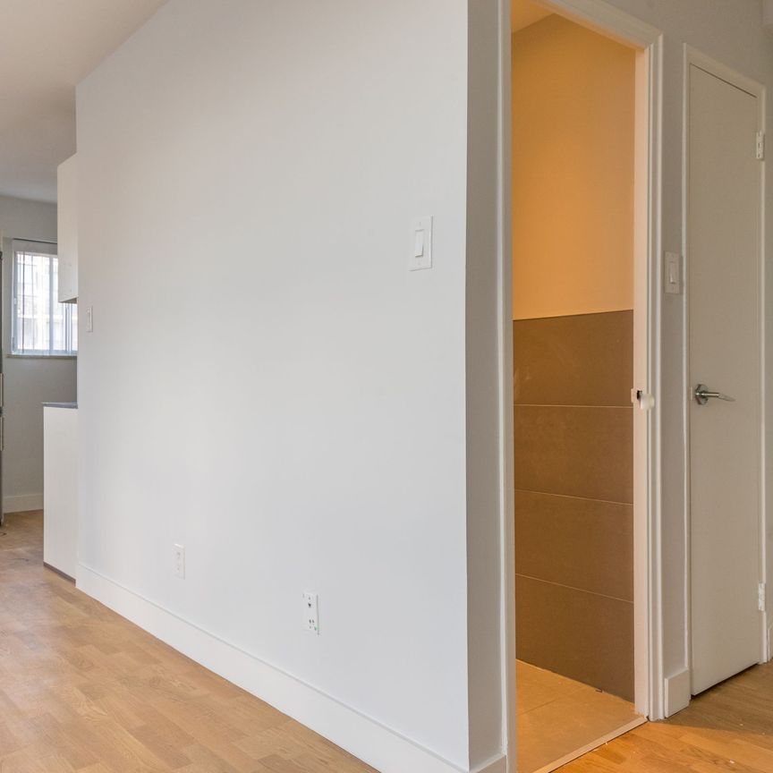 99 Tyndall Avenue - Photo 1