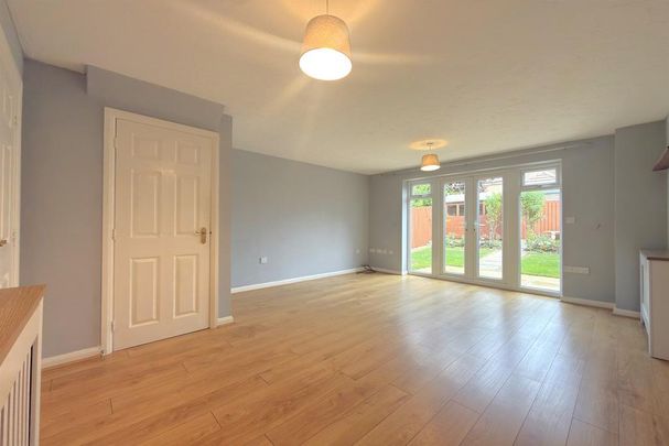 3 bedroom semi-detached house to rent - Photo 1