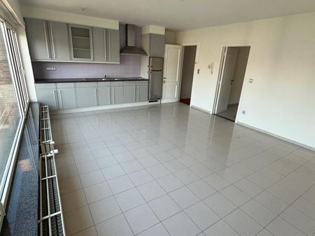 Gezellig en zonnig appartement met 1 slaapkamer nabij het station - Foto 3
