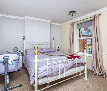 3 bedroom terraced house to rent - Photo 6