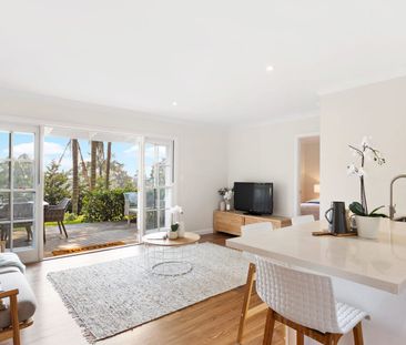 Charming Coastal Duplex Living - Photo 2