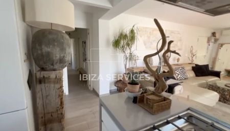 Charming 3-Bedroom Townhouse with Private Pool in Cala de Bou – Available for Yearly Rental - Photo 3