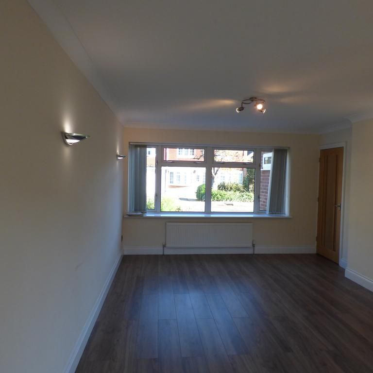 3 bedroom semi-detached house to rent - Photo 1