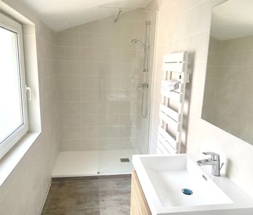 Location Appartement 3 pièces 65m² ROMANS SUR ISERE 26100 - Photo 5