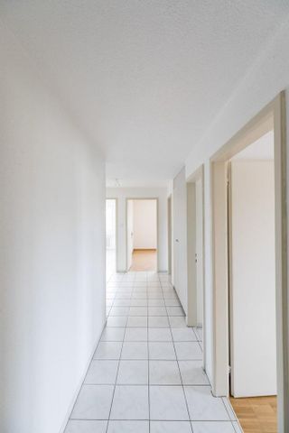Grosse und helle 4.5-Zimmerwohnung zu vermieten! - Photo 5