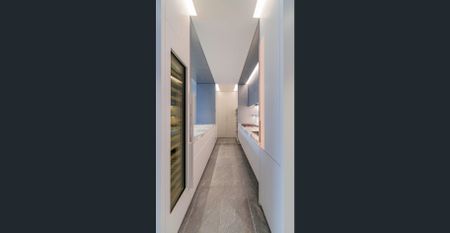 Luxurious 3 Bedroom Apartment Waterfront Living - Photo 4