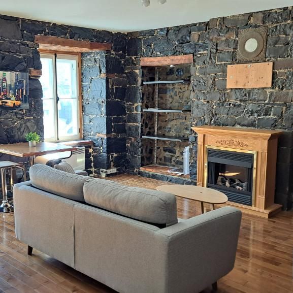 Bel appartement dans le Vieux-Québec! Entre le Château Frontenac et Place Youville! 100% meublé, laveuse, sécheuse! A qui la chance! - Photo 1