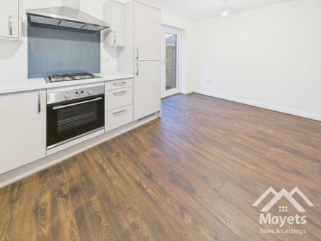 3 bedroom semi-detached house to rent - Photo 4