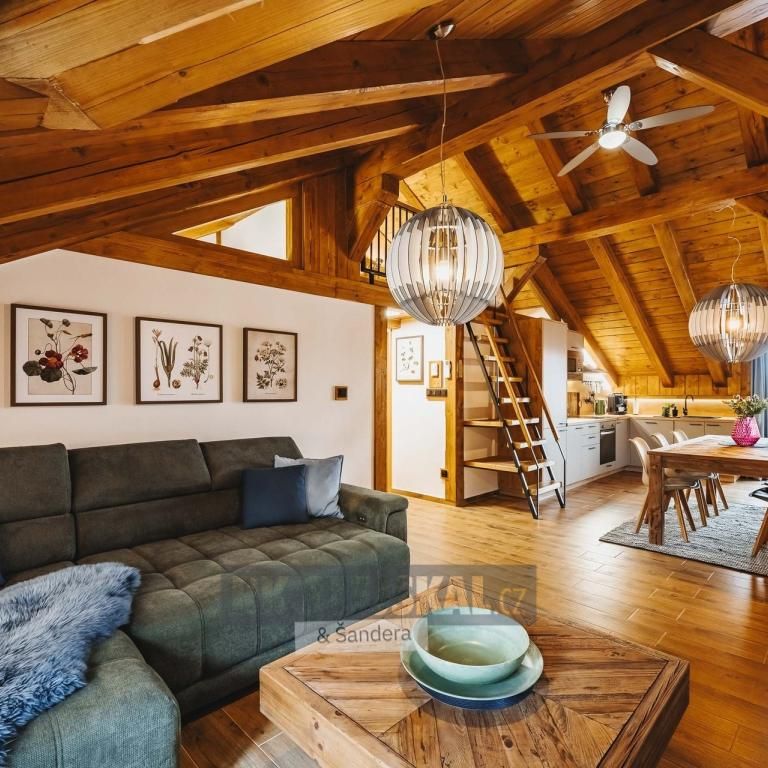 Pronájem bytu 4+kk 116 m2 - Fotografie 1