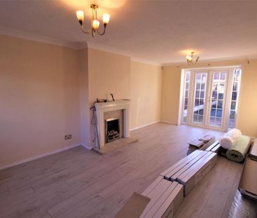 3 bedroom terraced house to rent - Photo 3