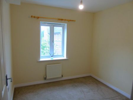 3 bedroom link detached house to rent - Photo 2