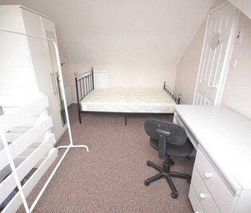 5 Bed - Grange Avenue, University Area - Photo 3