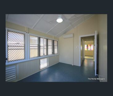 2/33 Bundock Street, Belgian Gardens, Qld 4810 - Photo 2