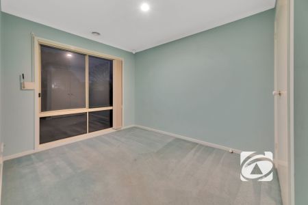 THREE BEDROOM HOME IN COURT LOCATION - Photo 2