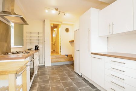 Llantrisant Street, Cardiff, CF24 - Photo 2