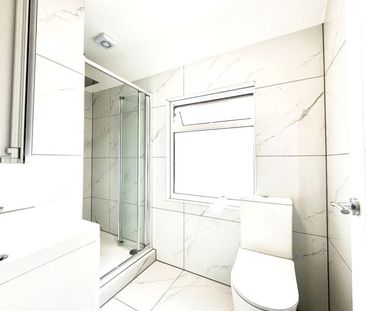 3 Bed Detached House, Long Lane, CR0 - Photo 1