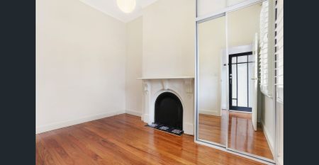 A charming two-bedroom home in the heart of Leichhardt - Photo 4
