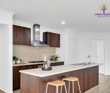 Large Family Home Offering - Space, Style & Comfort - Photo 6