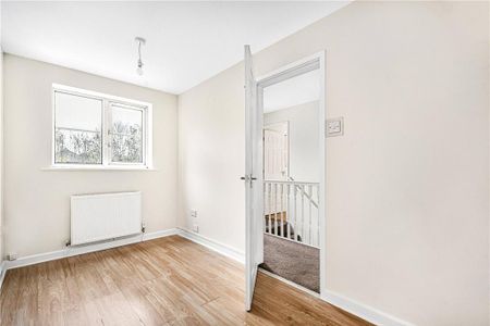 3 bedroom detached house to rent - Photo 3