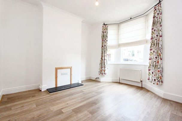 4 bedroom terraced house to rent - Photo 1