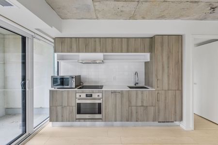 For Lease - 5 Soudan Avenue Unit# 807, Toronto, Ontario - Photo 2