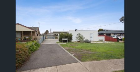 LOW MAINTENANCE ONE BEDROOM UNIT - Photo 2