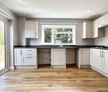 3 bedroom semi-detached house to rent - Photo 2