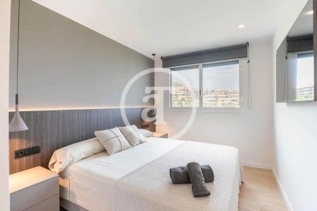Piso de alquiler en Carrer Professor Barraquer, Finestrelles - Photo 3