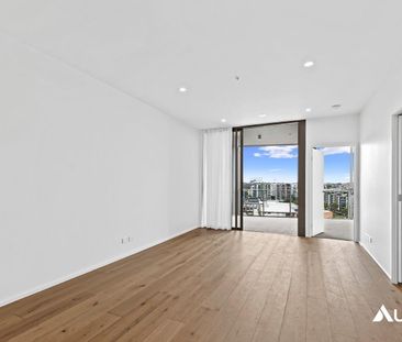 Luxury West End Apartment with River Views - Photo 2