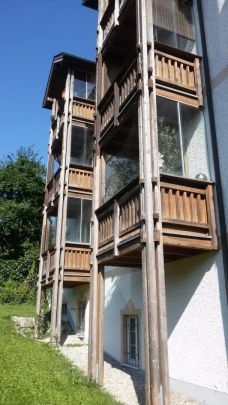 Freundliche 2-Zimmer-Wohnung mit möblierter Küche und Balkon in guter Wohnlage in Obernberg - Photo 1