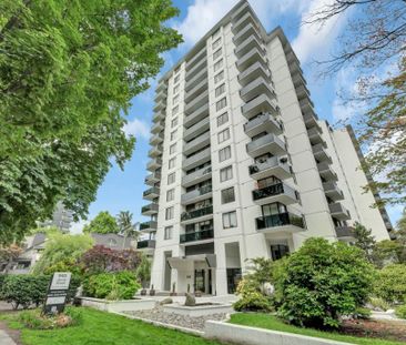 Governor’s Square - Photo 4