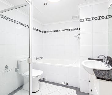 Resort-Style Apartment in the Heart of Chatswood - Near Station! - Photo 5