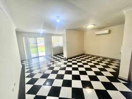 ENTERTAINERS DELIGHT - Photo 3