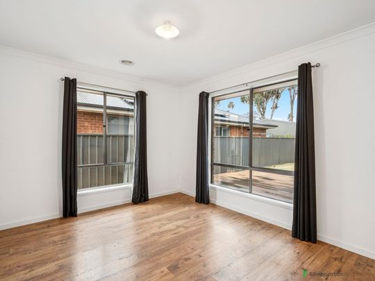 Lovely Family Home with Great Shedding! - Photo 1