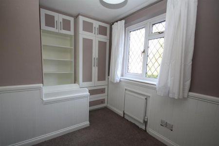 3 bedroom terraced house to rent - Photo 4