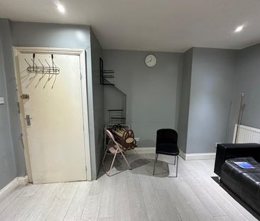 Studio Flat, Jersey Road, IG1 - Photo 3