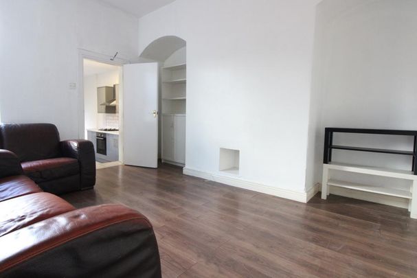 4 bedroom maisonette to rent - Photo 1