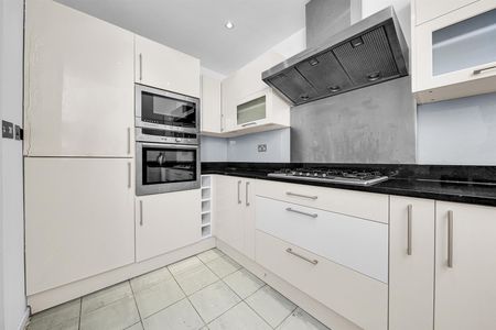 The Colonnades, Bayswater - Photo 3