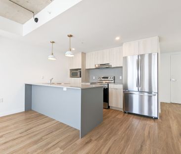 5250 Boul. Henri Bourassa O. Montréal (Saint-Laurent), QC H4R - Photo 4