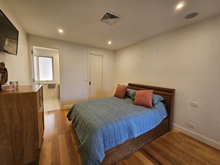 2/34 Loranne Street, Bentleigh VIC 3204 - House For Rent | Domain - Photo 5