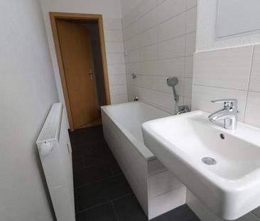 Frühlingsgefühle...tolle 2-Raum-Wohnung mit Wanne & Balkon zum Verl... - Photo 2