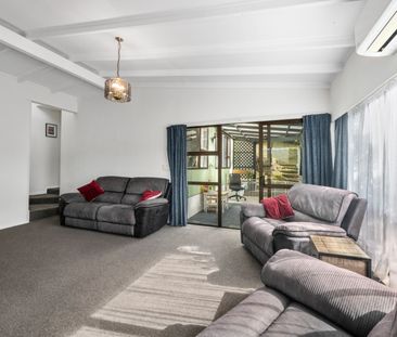 43 Franklyn Road, Tawa - Photo 1