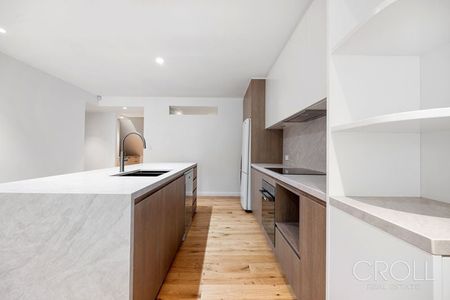 Stunning Oversized Two Bedroom Penthouse-Style Apartment - Photo 5