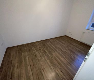 Wohnen direkt am Wasser! 3ZKBBalkonwohnung im Erdgeschoss zu verm... - Photo 4