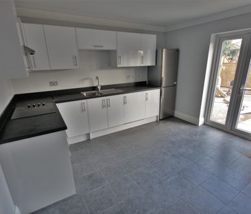 One-Bedroom House share - Photo 6