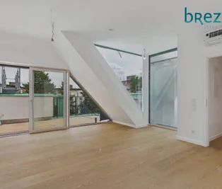 WOW-Wohnung mit großer Klappe - im Dachgeschoß mit Terrasse UND DACHGARTEN - Foto 1