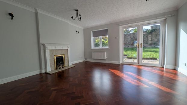 4 bedroom detached house to rent - Photo 1