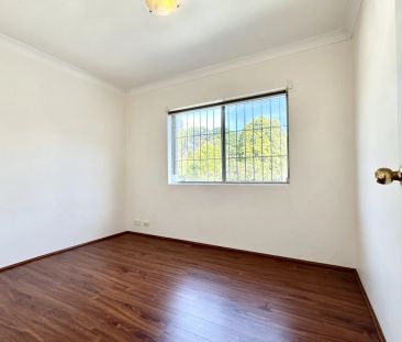 Beautifully appointed residence in the heart of Summer Hill - Photo 6