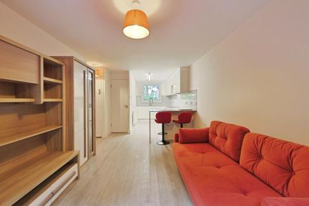 1 bedroom flat to rent - Photo 2